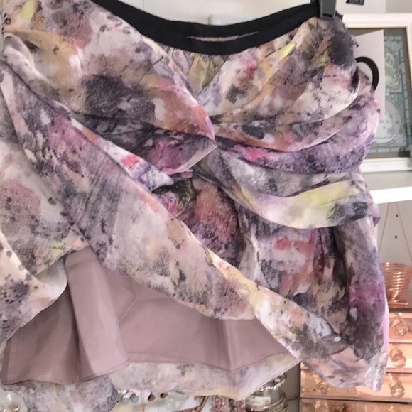 ELIZABETH&JAMES Sheer Silk Blouse & Mini Skirt Set - Picture 13 of 16